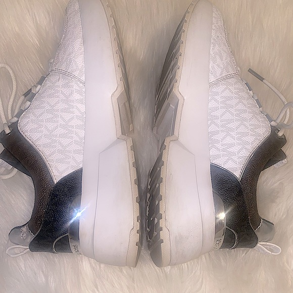 Michael Kors👟Cosmo ‘MK’ Logo Sneaker - Picture 5 of 7